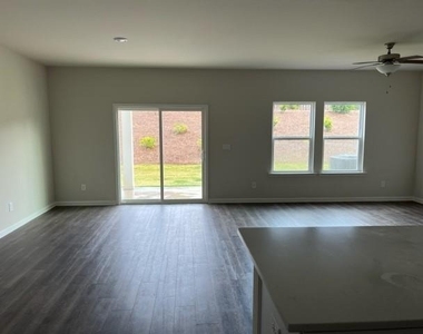 950 Sunny Lake Drive - Photo Thumbnail 13
