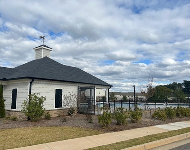950 Sunny Lake Drive - Photo Thumbnail 32