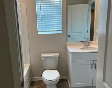 950 Sunny Lake Drive - Photo Thumbnail 29