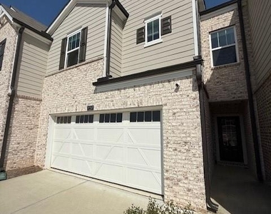 950 Sunny Lake Drive - Photo Thumbnail 1
