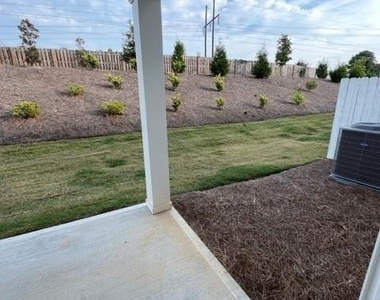 950 Sunny Lake Drive - Photo Thumbnail 17