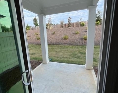 950 Sunny Lake Drive - Photo Thumbnail 15