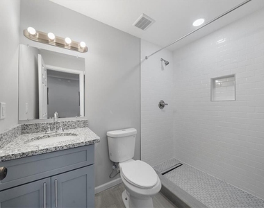 5399 Northland Drive Ne - Photo Thumbnail 7
