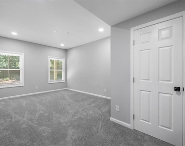 5399 Northland Drive Ne - Photo Thumbnail 4