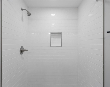 5399 Northland Drive Ne - Photo Thumbnail 8
