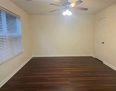 411 Chatooga Lane - Photo Thumbnail 12