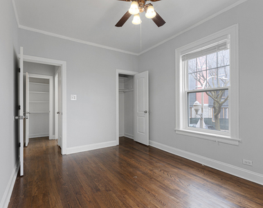 1100 W Glenlake Avenue - Photo Thumbnail 10
