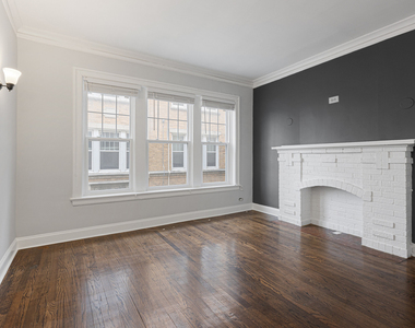 1100 W Glenlake Avenue - Photo Thumbnail 1