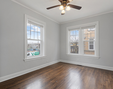 1100 W Glenlake Avenue - Photo Thumbnail 8