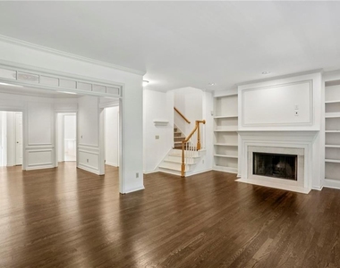 2562 Oakwood Trace - Photo Thumbnail 17