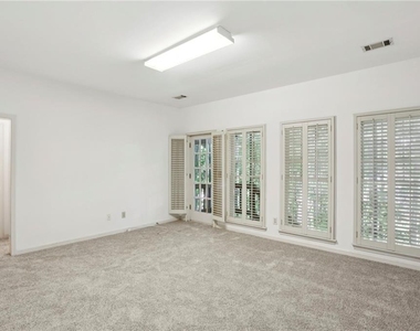 2562 Oakwood Trace - Photo Thumbnail 33