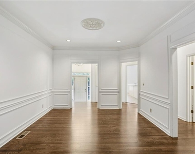 2562 Oakwood Trace - Photo Thumbnail 11