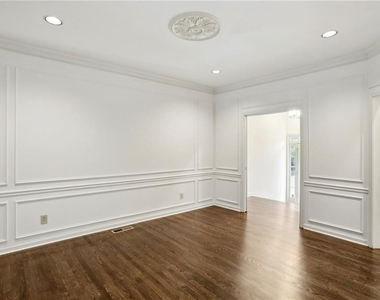 2562 Oakwood Trace - Photo Thumbnail 12