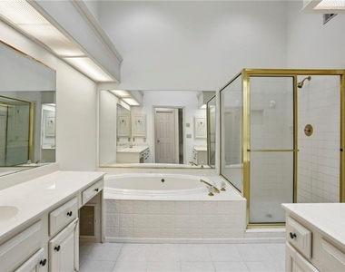 2562 Oakwood Trace - Photo Thumbnail 30