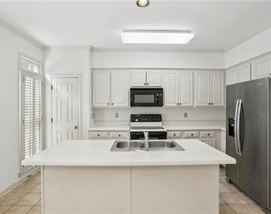 2562 Oakwood Trace - Photo Thumbnail 6