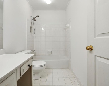 2562 Oakwood Trace - Photo Thumbnail 20