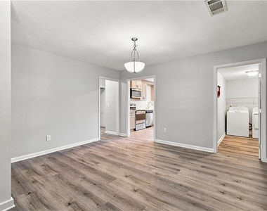 473 Morningside Drive Ne - Photo Thumbnail 10