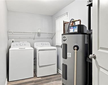 473 Morningside Drive Ne - Photo Thumbnail 18