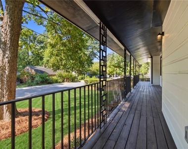 473 Morningside Drive Ne - Photo Thumbnail 4