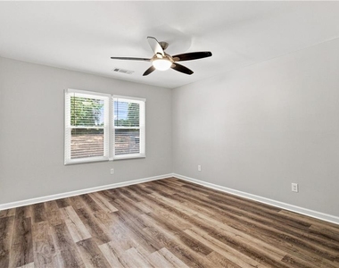 473 Morningside Drive Ne - Photo Thumbnail 21