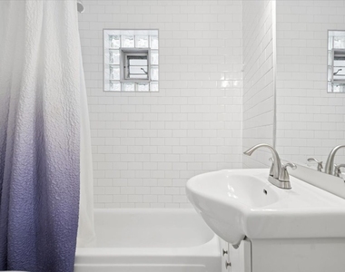 2909 N Ridgeway Avenue - Photo Thumbnail 7