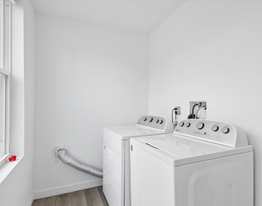 2909 N Ridgeway Avenue - Photo Thumbnail 12