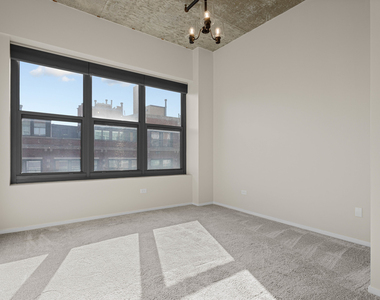 933 W Van Buren Street - Photo Thumbnail 9