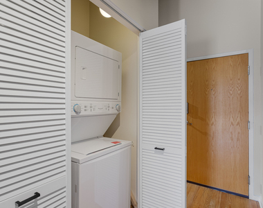 933 W Van Buren Street - Photo Thumbnail 18