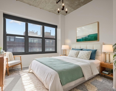 933 W Van Buren Street - Photo Thumbnail 8