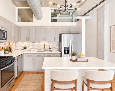 933 W Van Buren Street - Photo Thumbnail 5