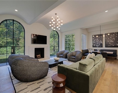3570 Knollwood Drive Nw - Photo Thumbnail 18