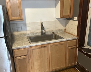 3243 N Hoyne Avenue - Photo Thumbnail 4