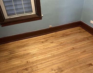 3243 N Hoyne Avenue - Photo Thumbnail 3