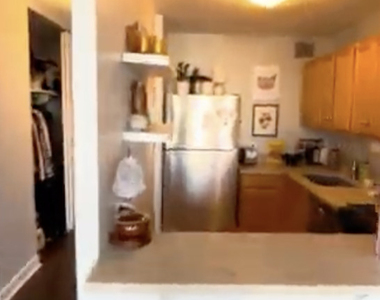 444 W Fullerton Parkway - Photo Thumbnail 3
