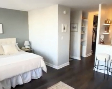 444 W Fullerton Parkway - Photo Thumbnail 5