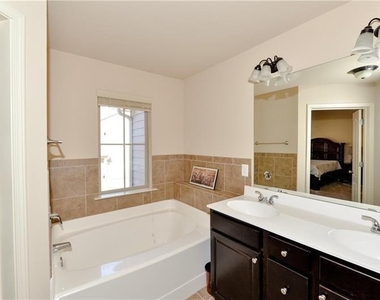 2349 White Oak Bend Se - Photo Thumbnail 11