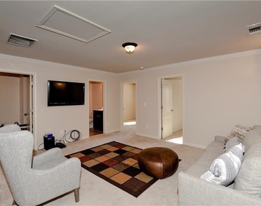 2349 White Oak Bend Se - Photo Thumbnail 15