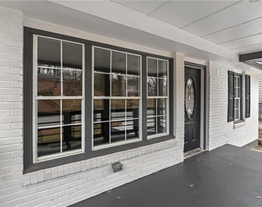 170 Stanhope Circle Nw - Photo Thumbnail 5
