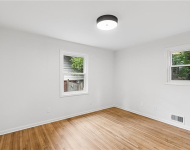 1303 Faraday Place - Photo Thumbnail 28