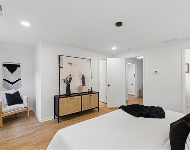1303 Faraday Place - Photo Thumbnail 17