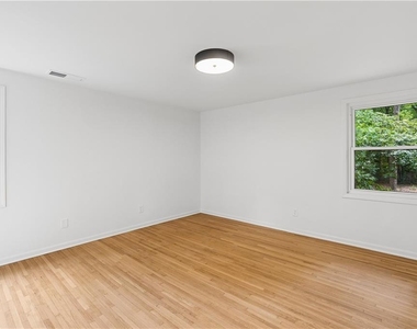 1303 Faraday Place - Photo Thumbnail 20