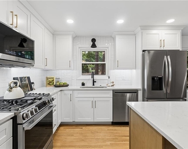 1303 Faraday Place - Photo Thumbnail 8