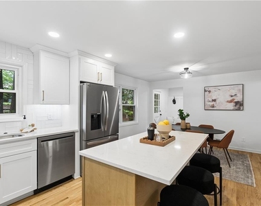 1303 Faraday Place - Photo Thumbnail 7