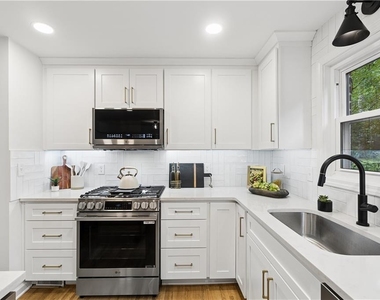 1303 Faraday Place - Photo Thumbnail 6