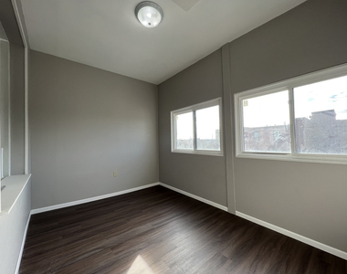 3252 S Princeton Avenue - Photo Thumbnail 9