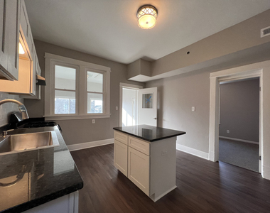 3252 S Princeton Avenue - Photo Thumbnail 7