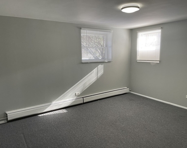 5712 W Higgins Avenue - Photo Thumbnail 3