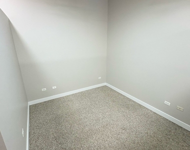 2 S Leavitt Street - Photo Thumbnail 13