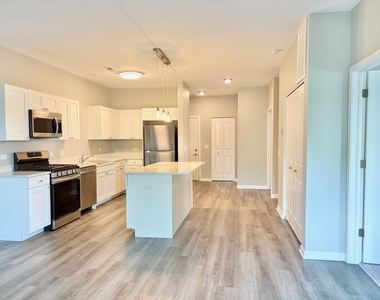 11808 W Coral Street - Photo Thumbnail 5
