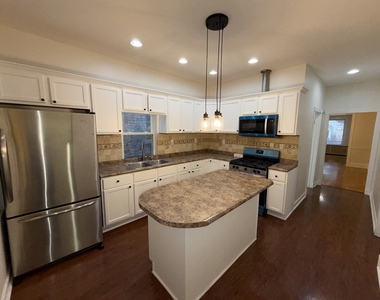 2045 N Tripp Avenue - Photo Thumbnail 8